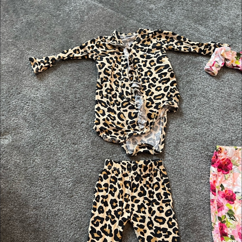 Posh peanut kimono set.